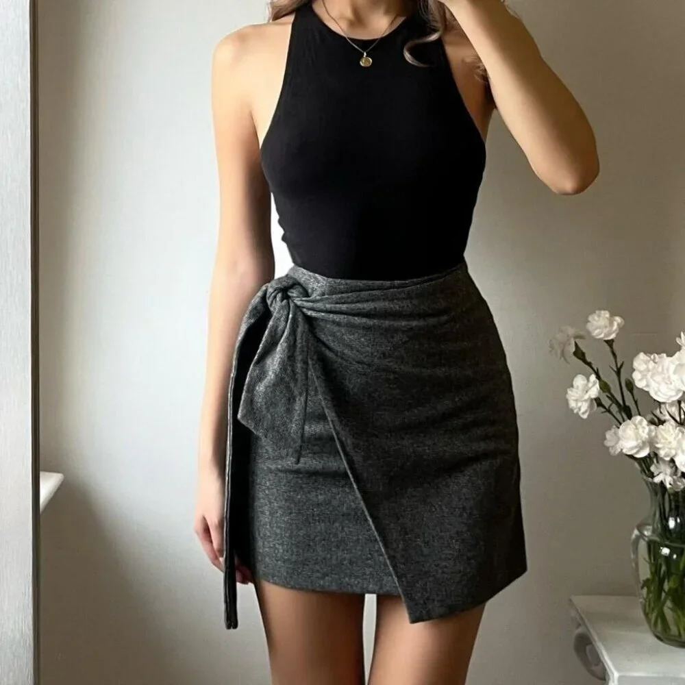 Aritzia Wilfred Wrap Front Wool Cashmere Bow Mini Skirt Grey Plaid Size 4